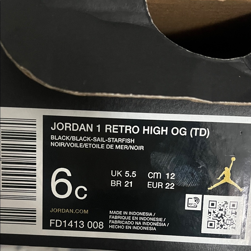 Jordan 1 Retro High OG in Black and Starfish